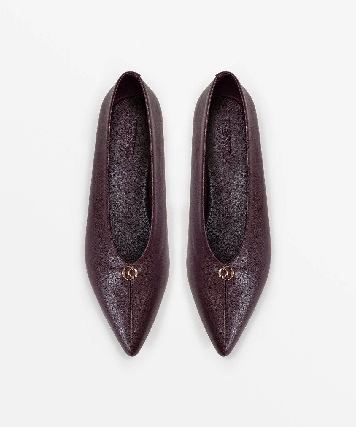 Zoomed Pointed-Toe Leather-Effect Flats