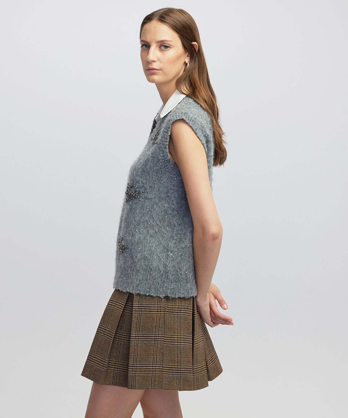 Zoomed Embellished Vest with Contrast Collar