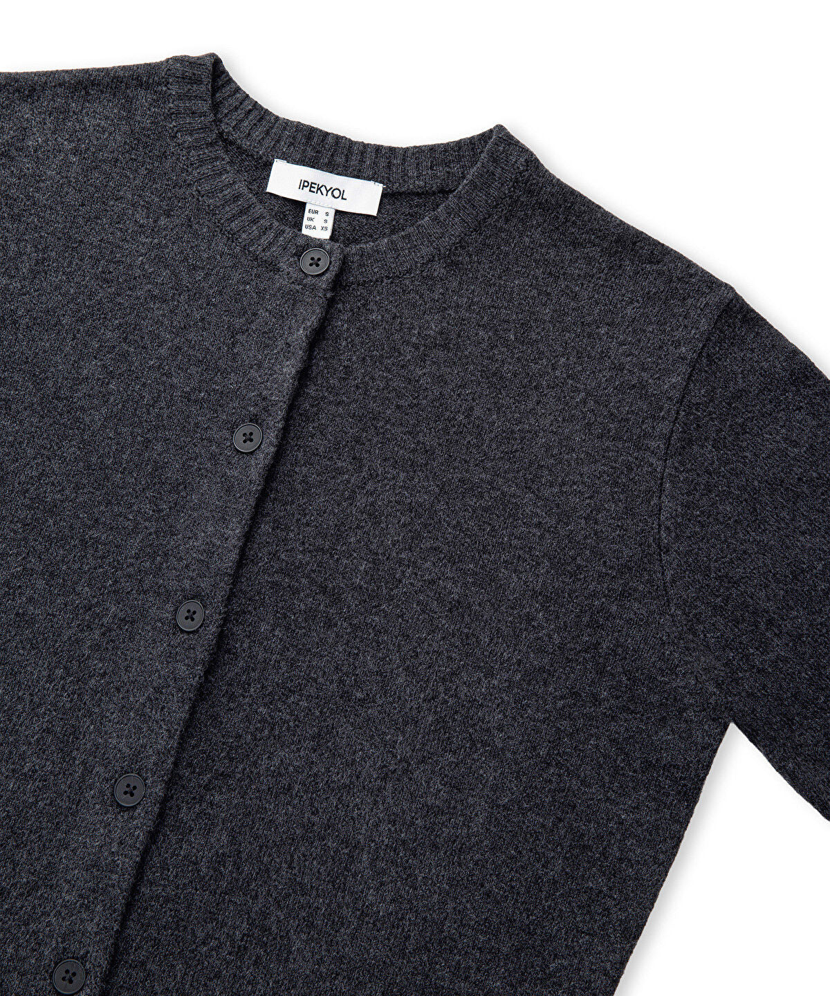 Zoomed KNITWEAR