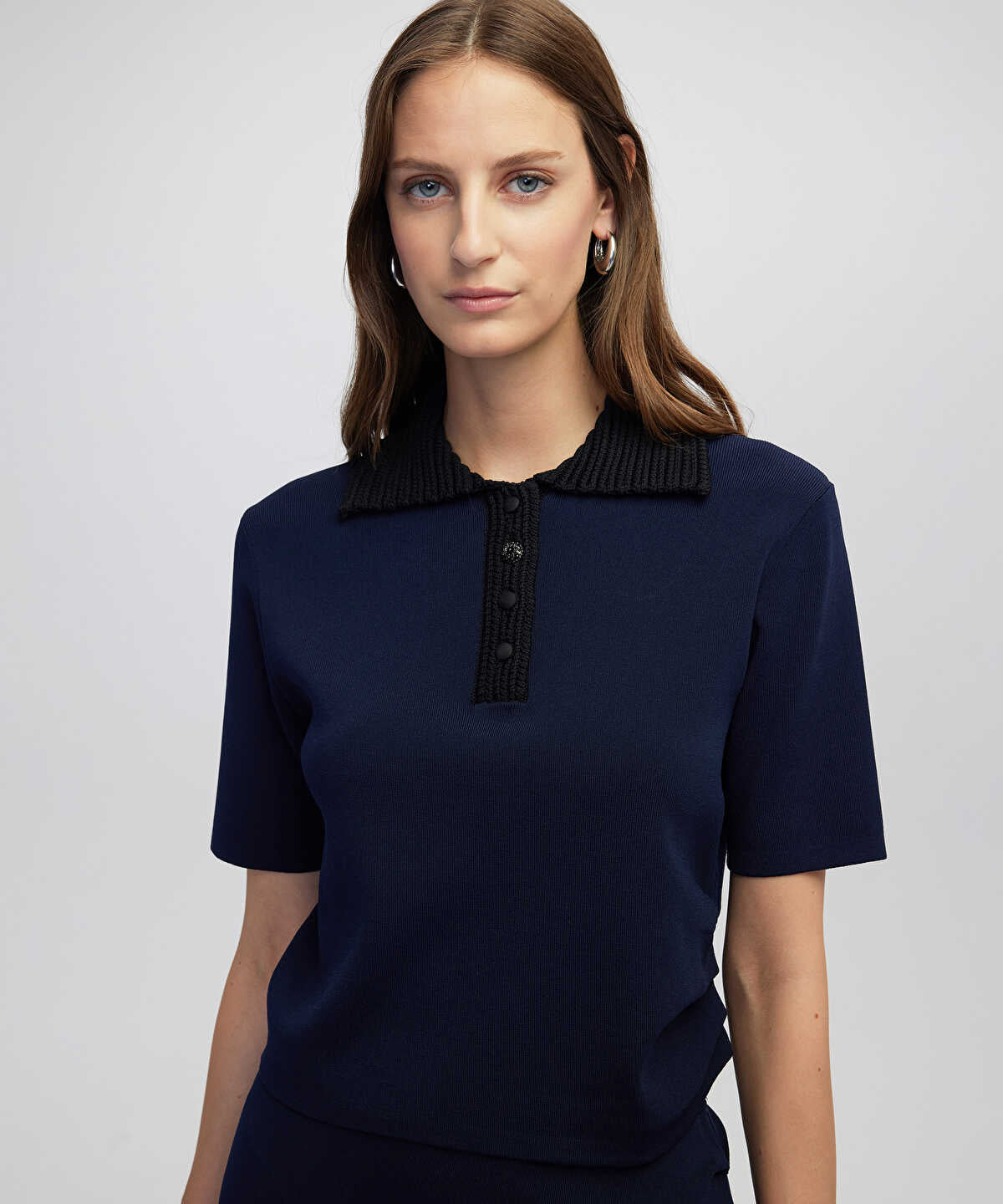 Contrast Collar Knit Top