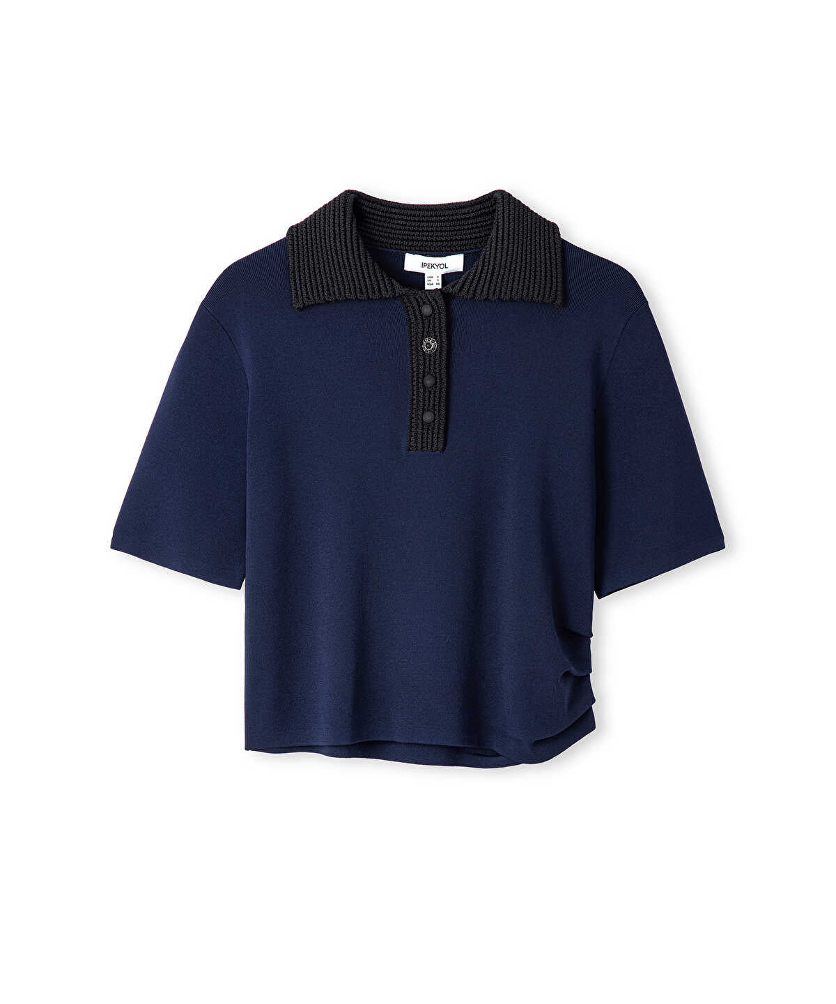 Zoomed Contrast Collar Knit Top