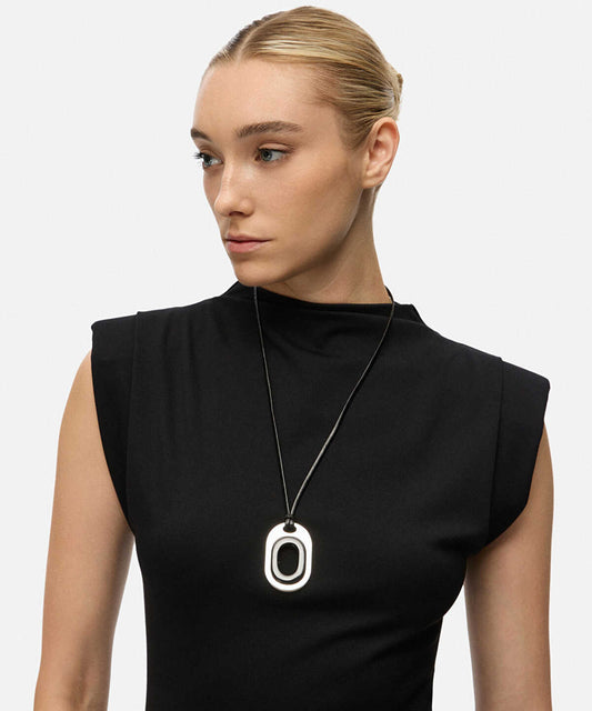 Contrast Pendant Rope Necklace