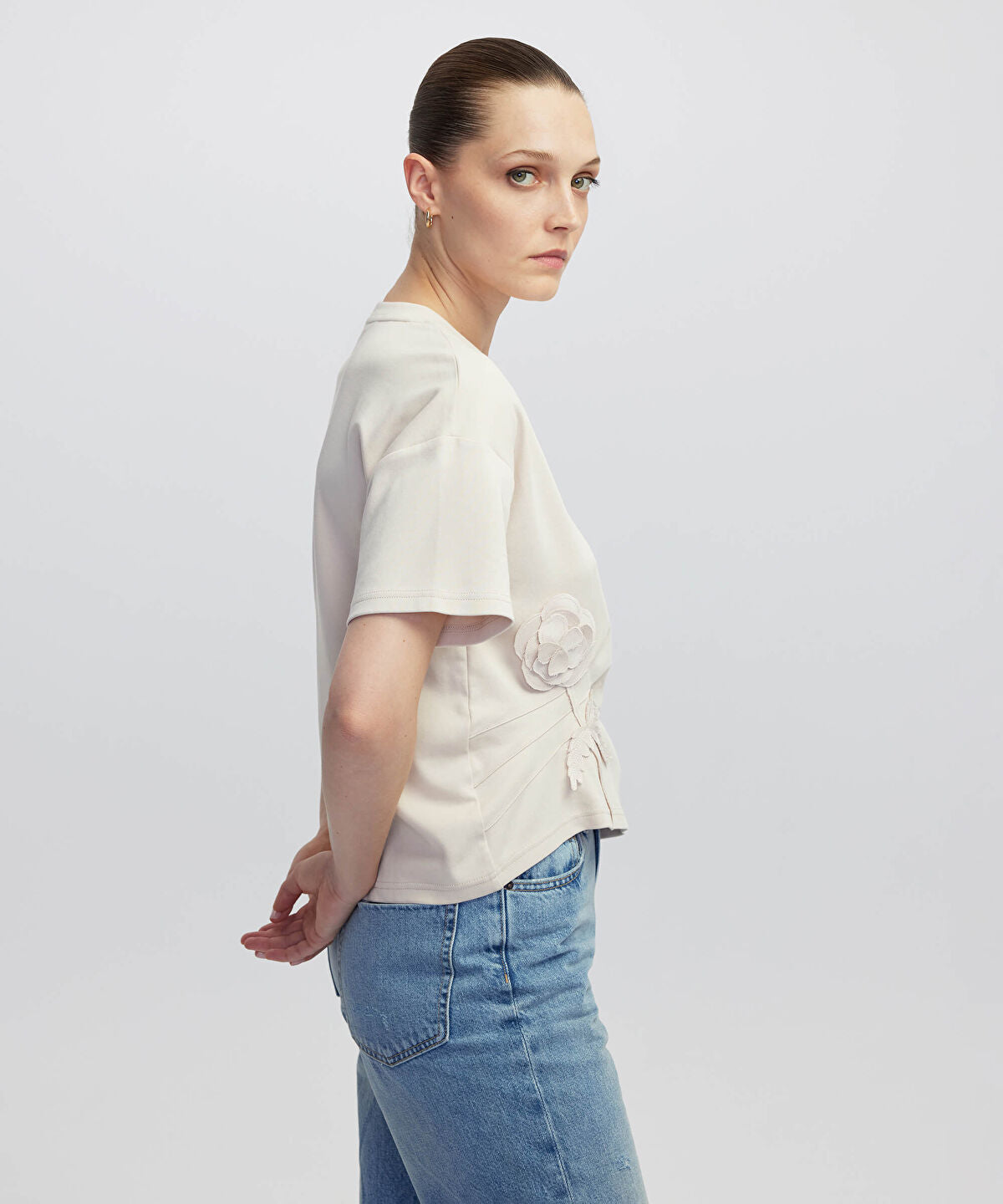 Zoomed Floral Applique T-Shirt
