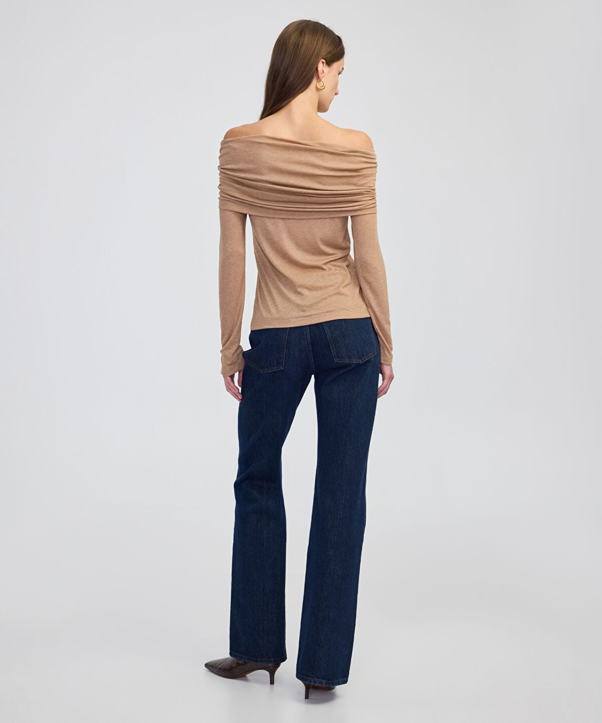 Zoomed Off-the-Shoulder T-Shirt
