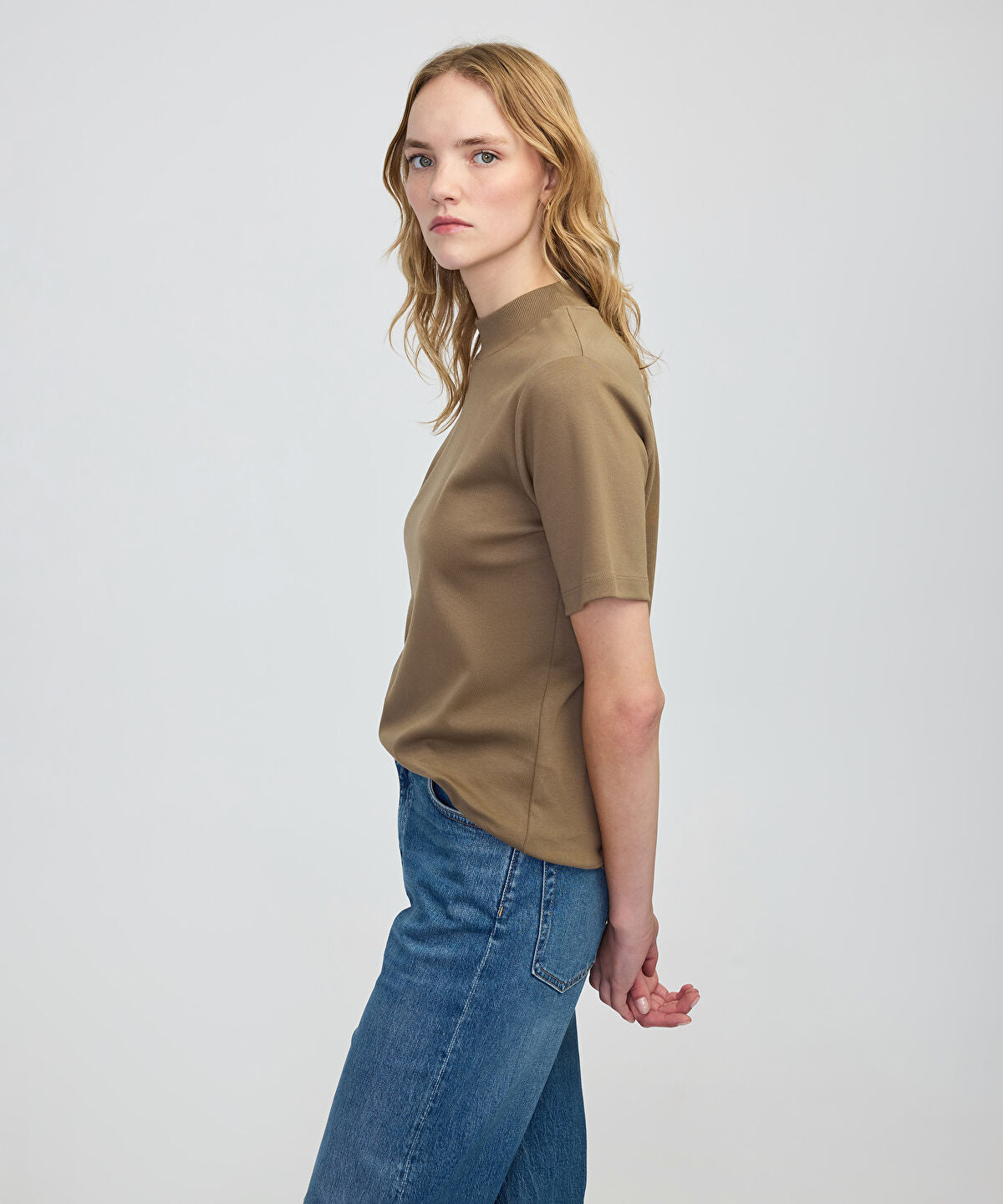Zoomed Ribbed Neck T-Shirt