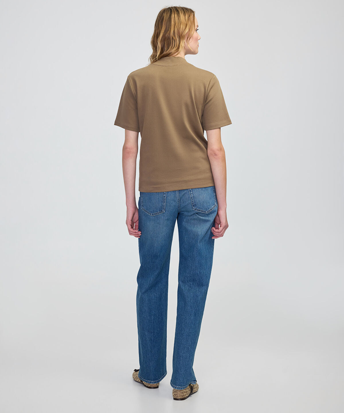 Zoomed Ribbed Neck T-Shirt