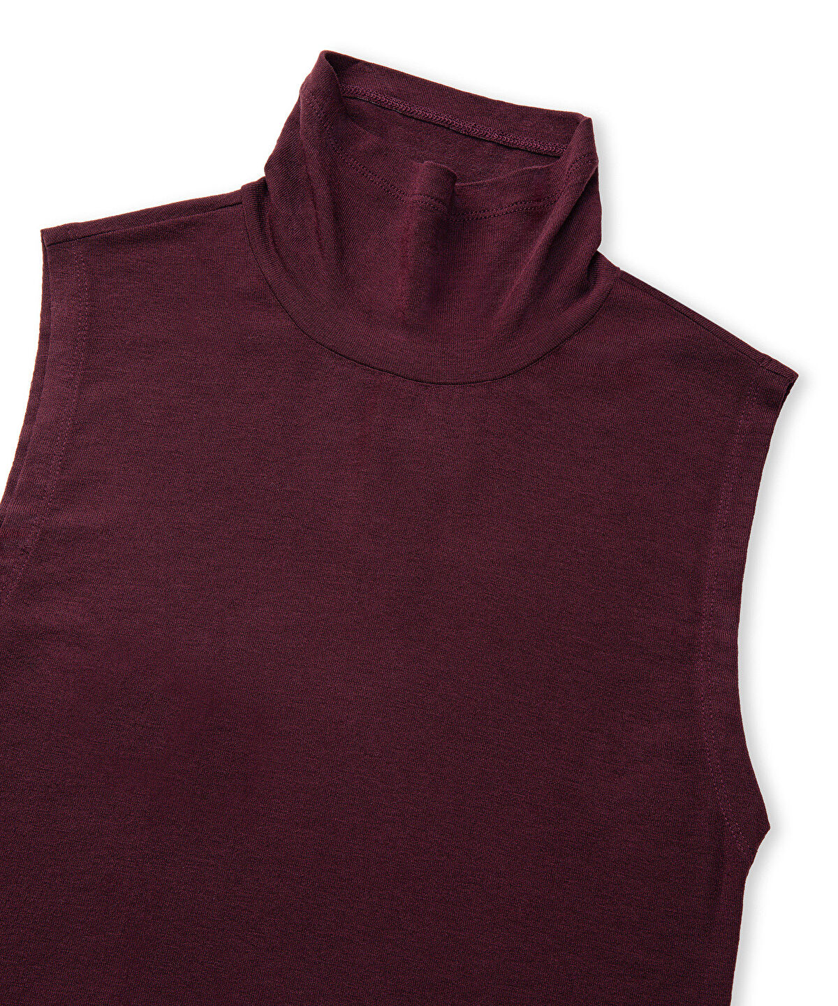 Zoomed High-Neck Basic T-Shirt