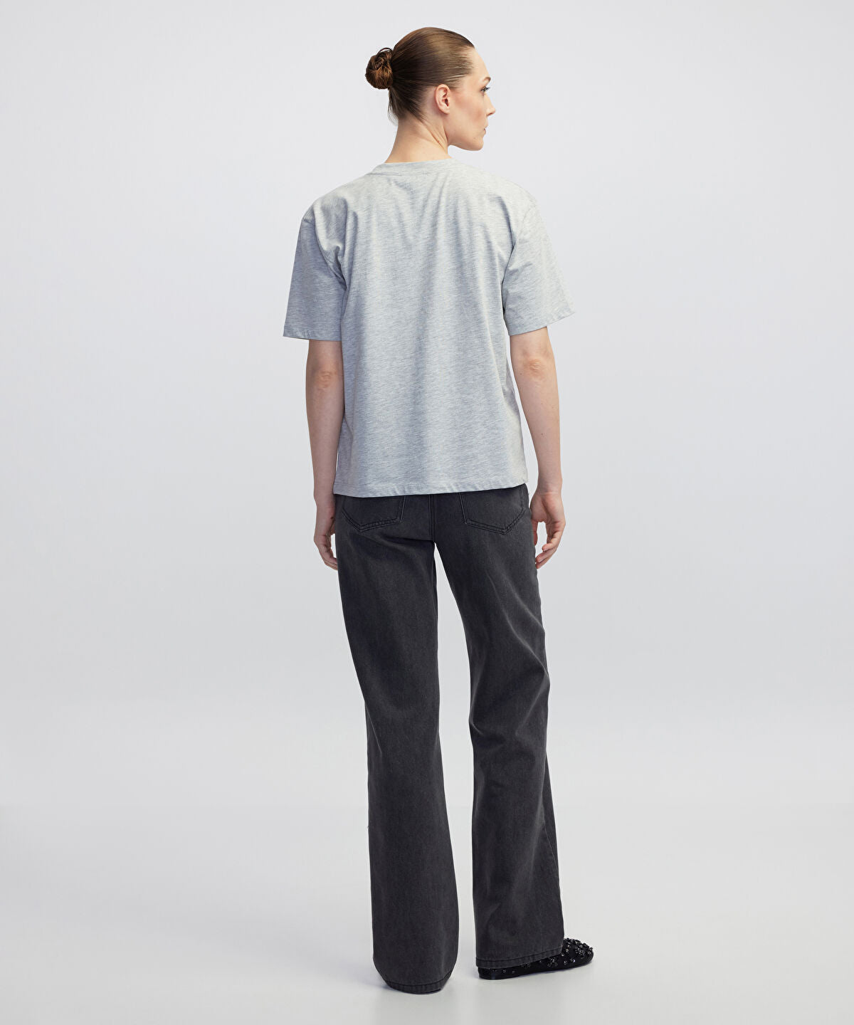 Zoomed Basic T-Shirt with Applique