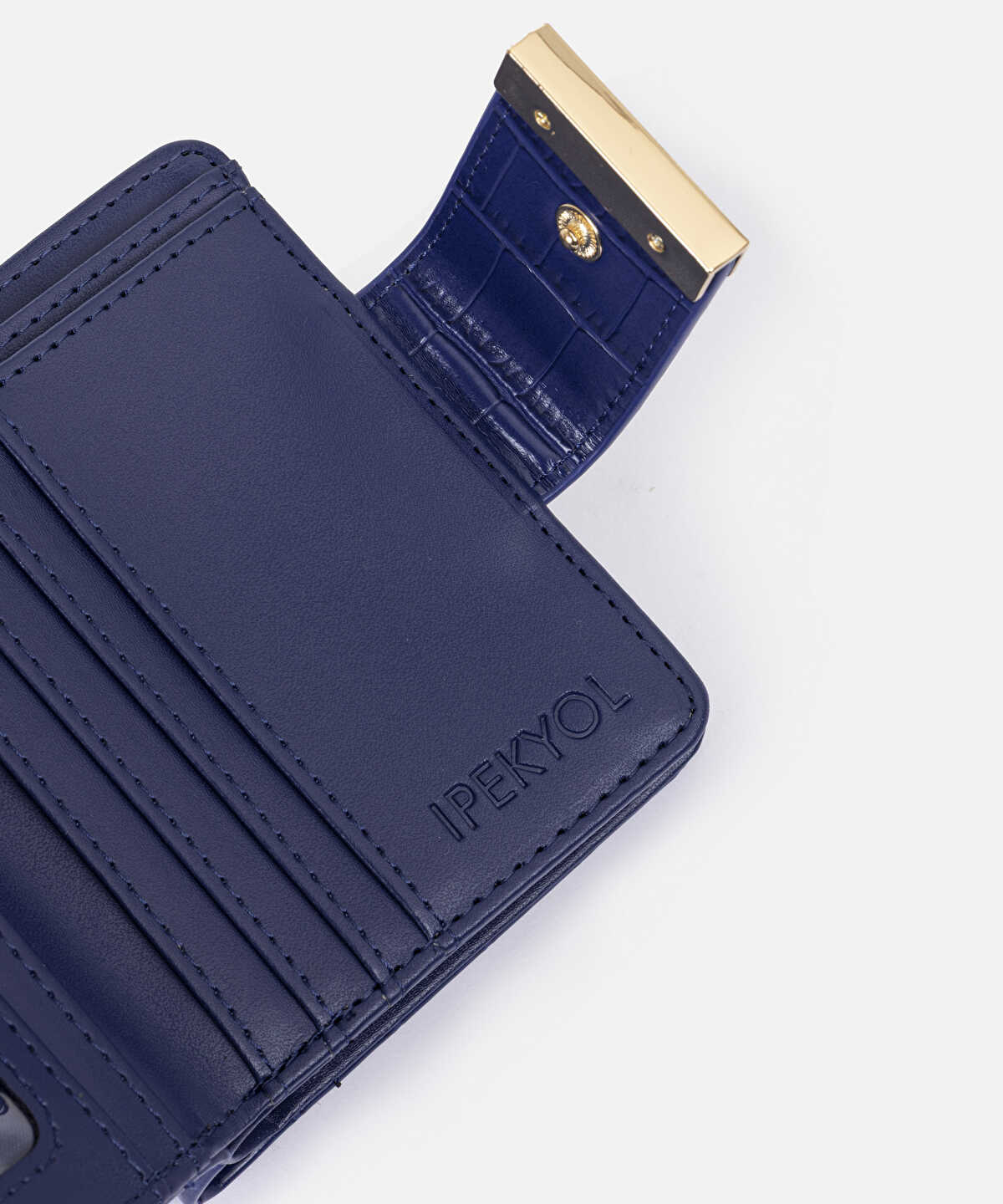Zoomed Croc-Effect Wallet