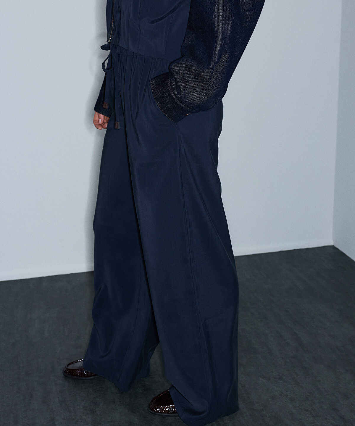Zoomed Elastic-Waist Wide-Leg Trousers