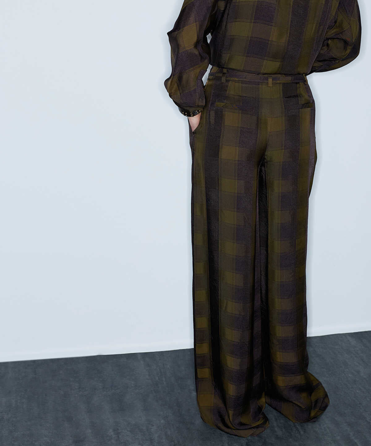 Zoomed Wide-Leg Plaid Trousers