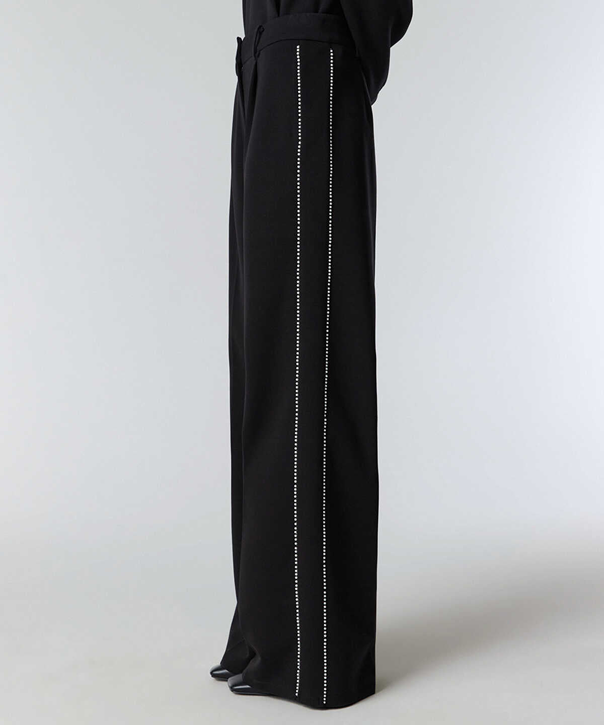 Zoomed Faux-Pearl Trim Wide-Leg Trousers