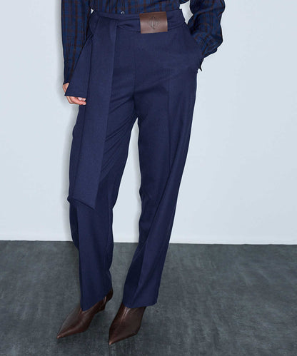 Belted Carrot Fit Trousers