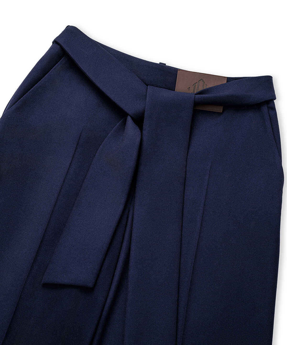 Zoomed Belted Carrot Fit Trousers