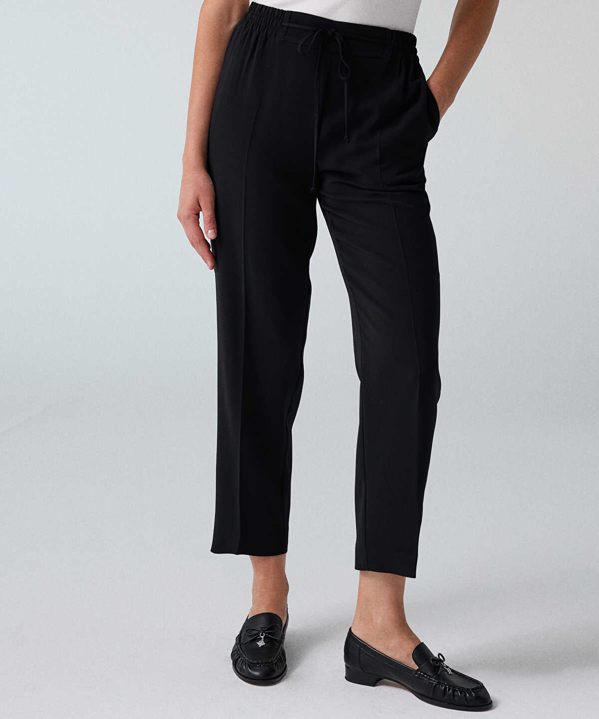 Zoomed Fine-Belted Carrot Trousers
