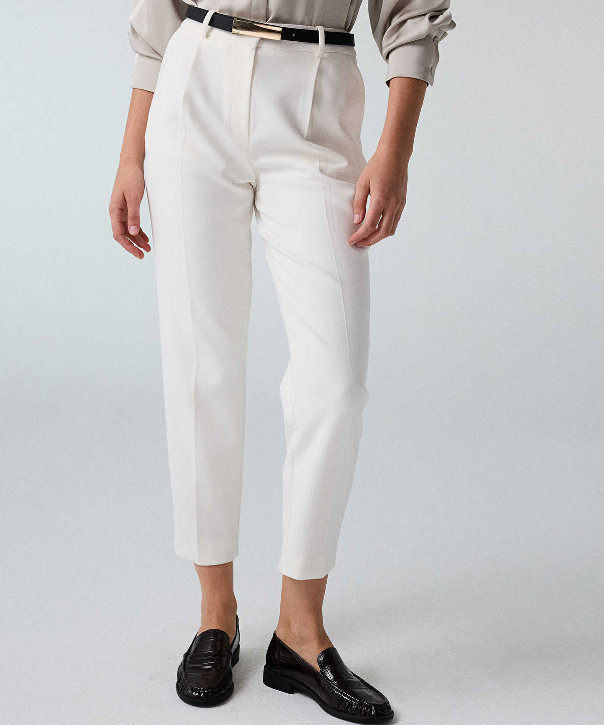 Pleat-Front Carrot Trousers