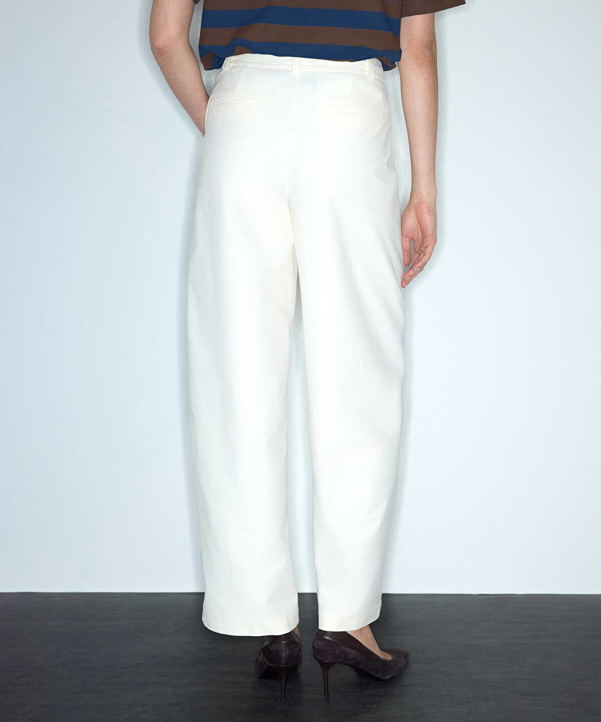 Zoomed Barrel Trousers