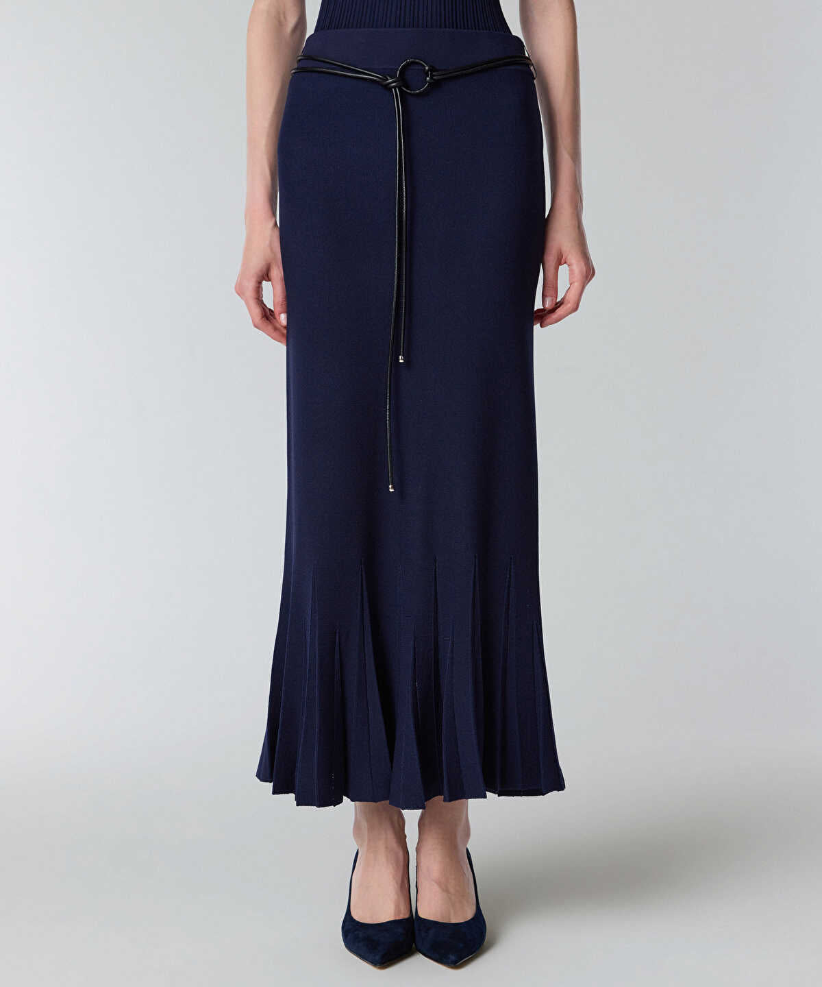 Zoomed Belted Knit Skirt