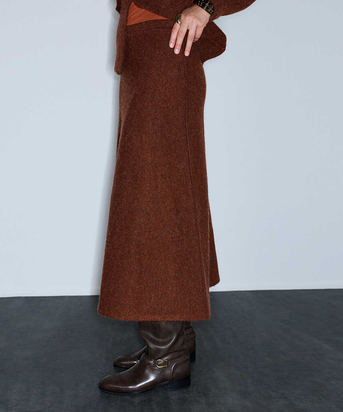 Zoomed Knit Midi Skirt