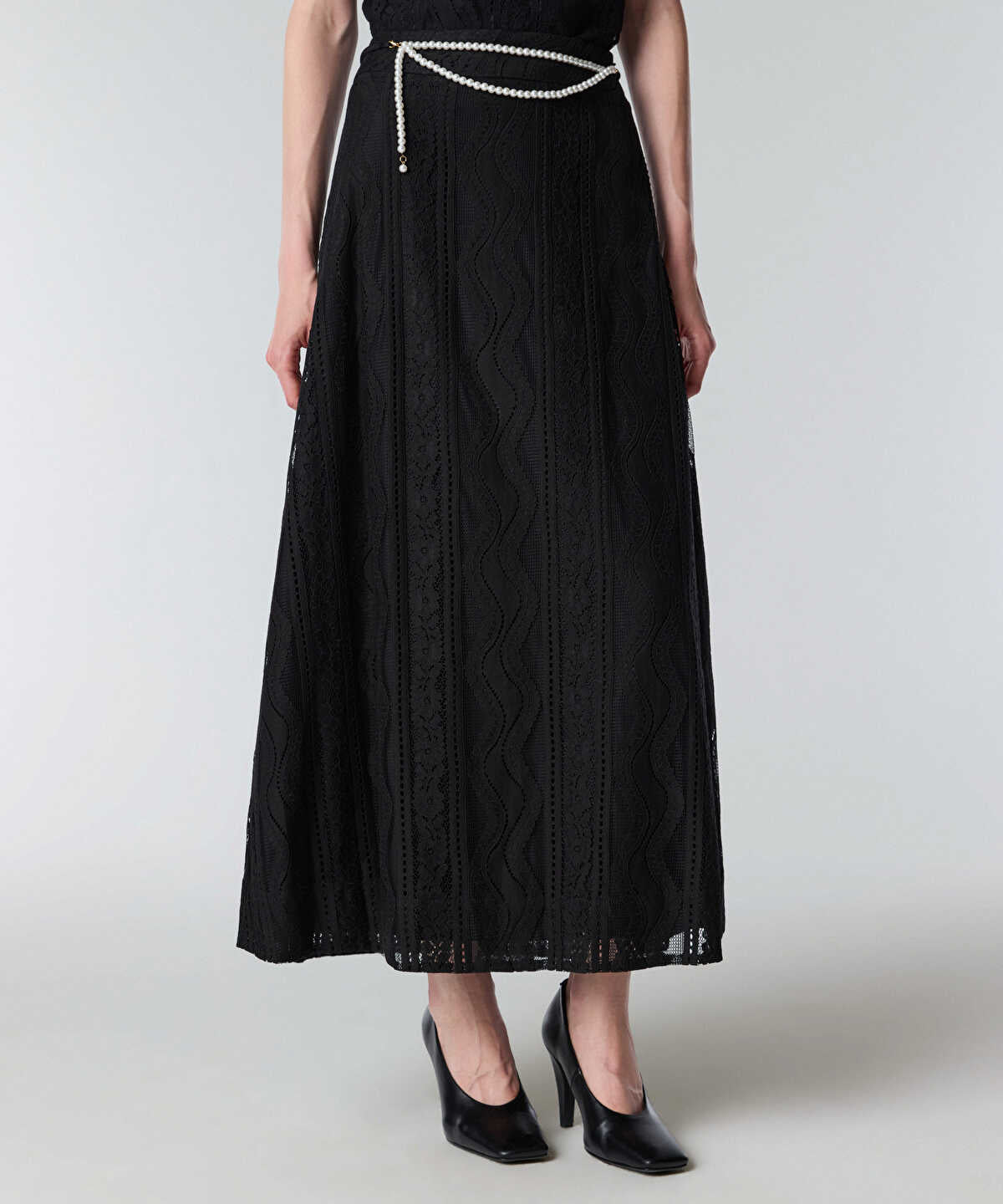 Zoomed Faux Pearl Belted Textured Skirt