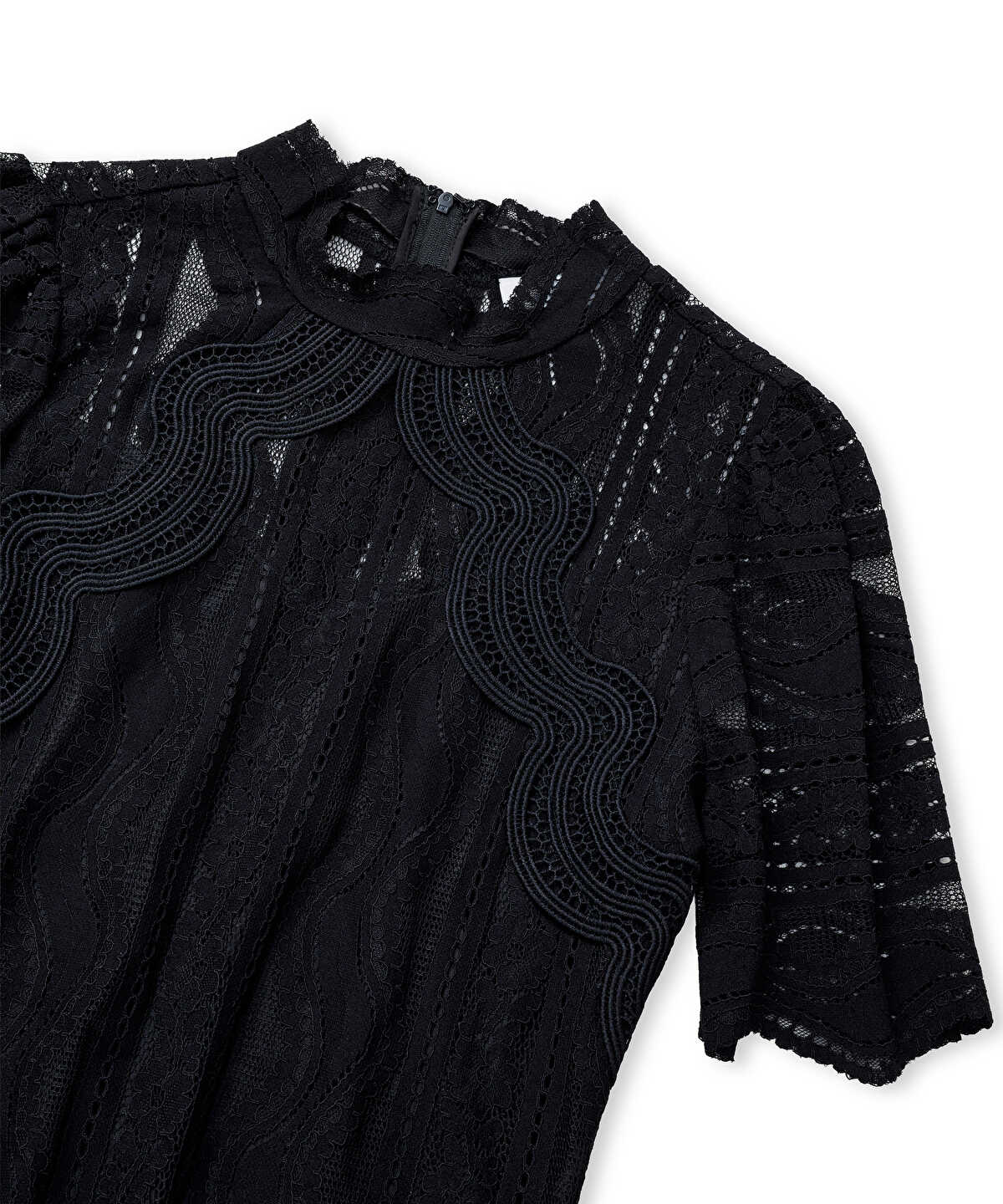 Zoomed Lace Blouse