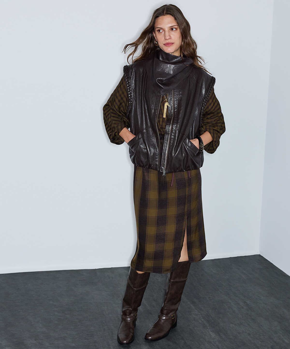 Detachable Scarf Leather-Effect Vest