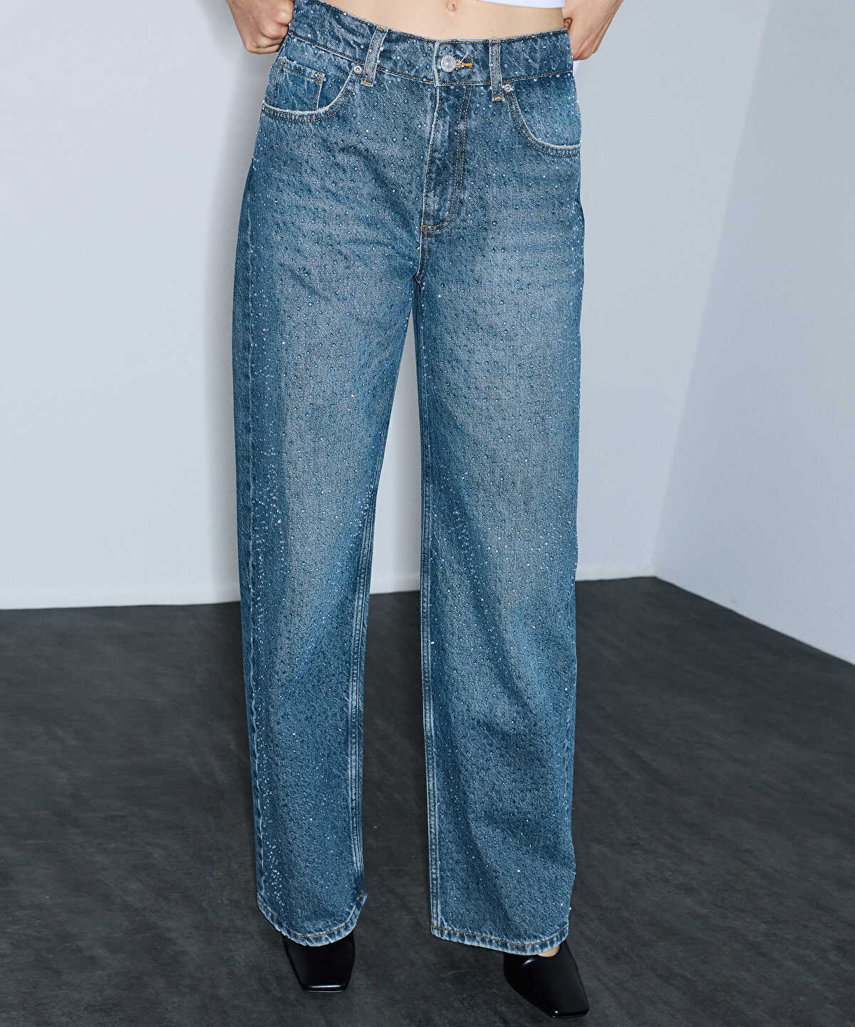 Zoomed Wide-Leg Jeans with Rhinestones