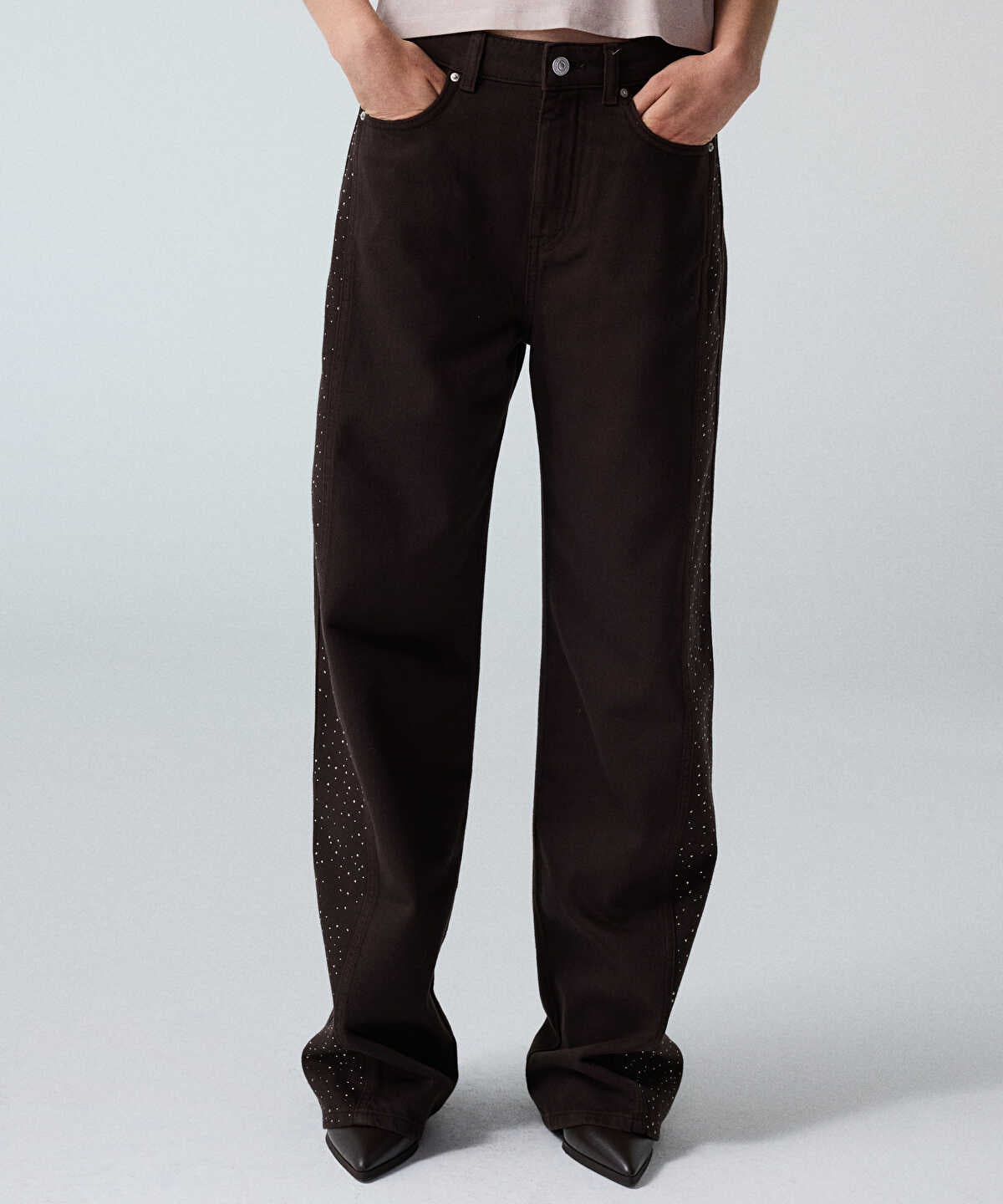 Zoomed Barrel Jeans with Rhinestones