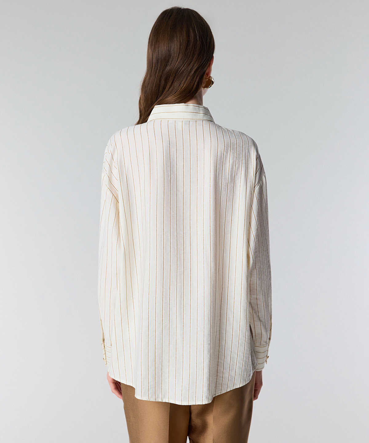 Zoomed Contrast Trim Striped Shirt