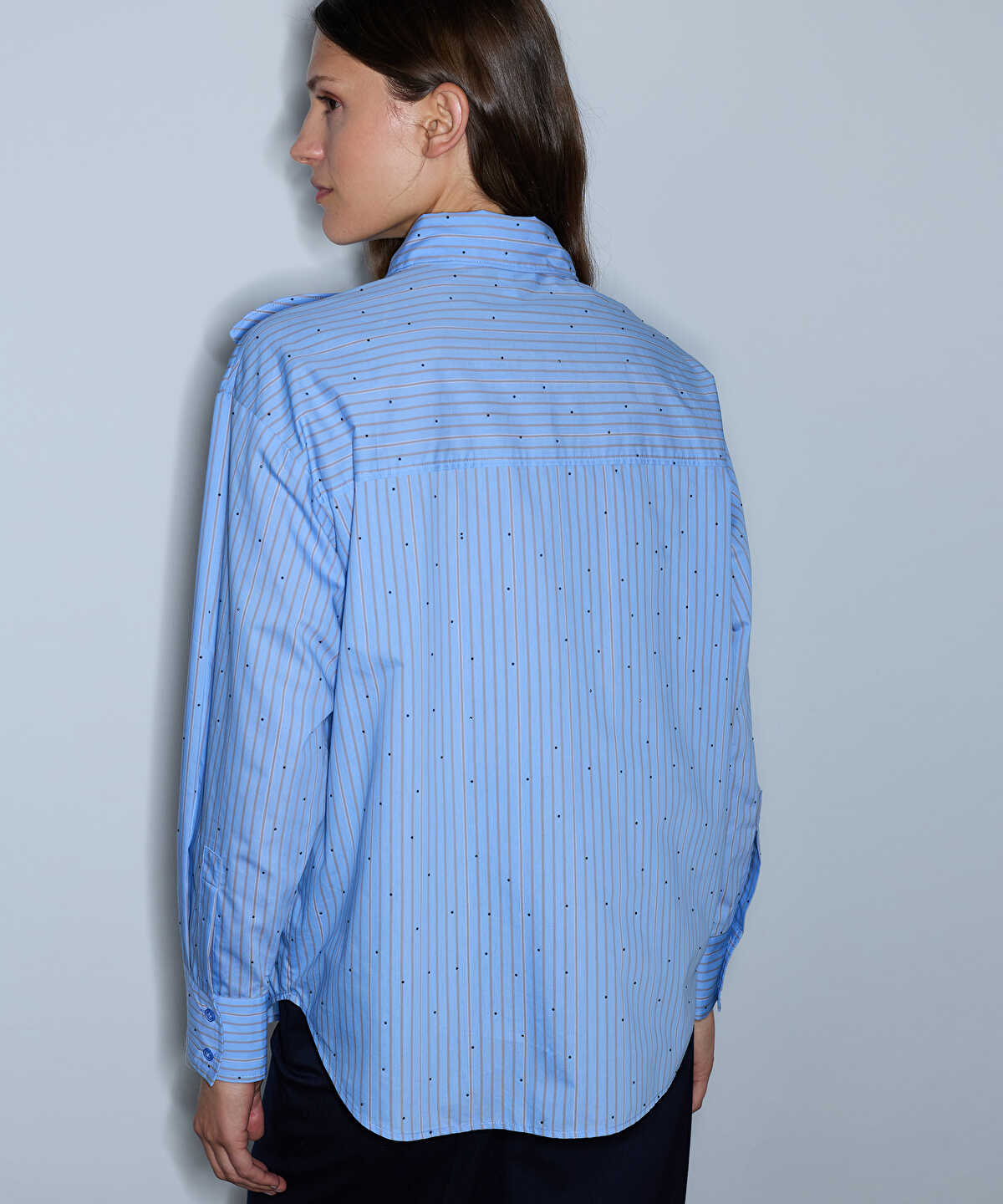 Zoomed Tie-Neck Shirt