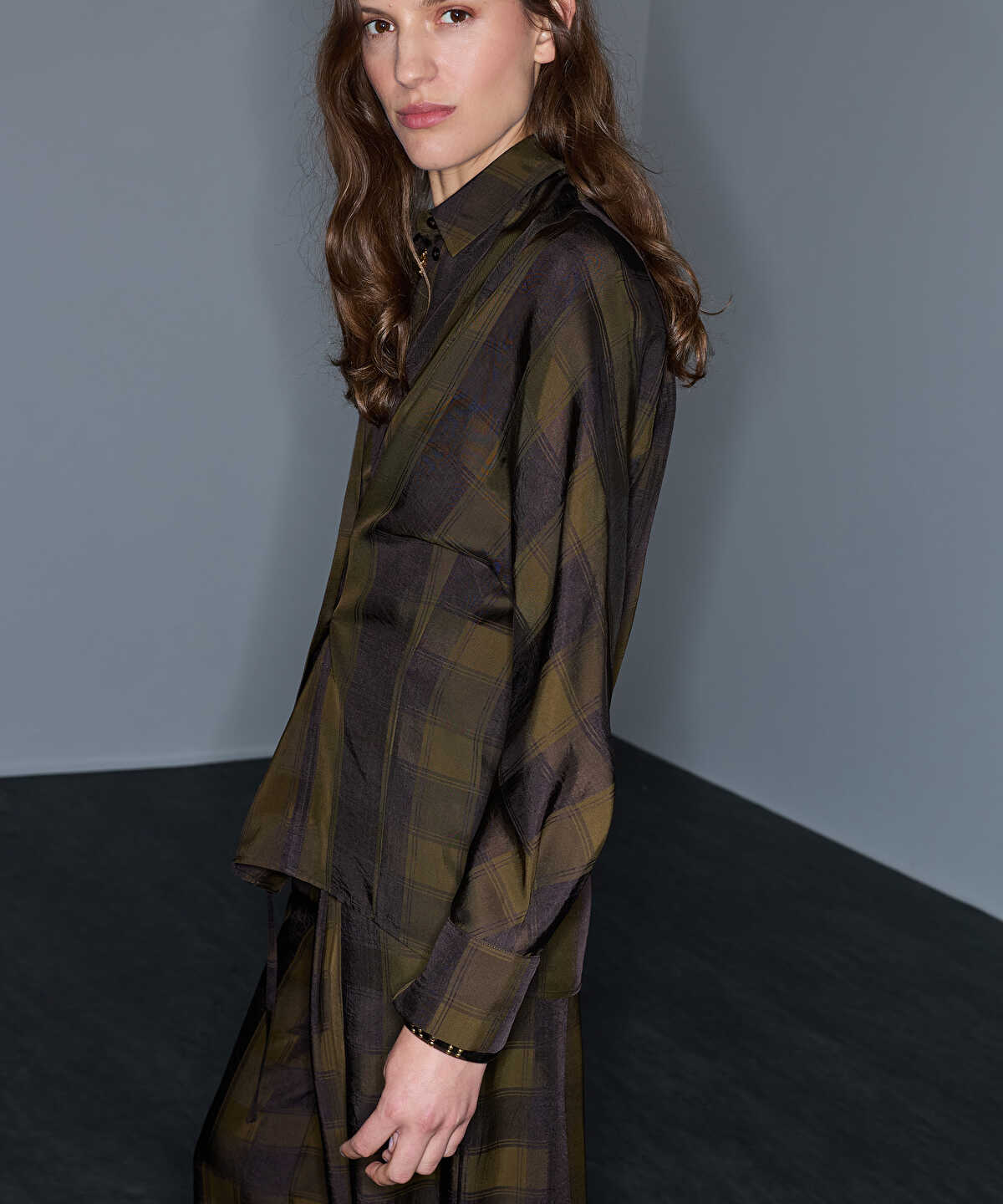 Zoomed Asymmetric Plaid Shirt
