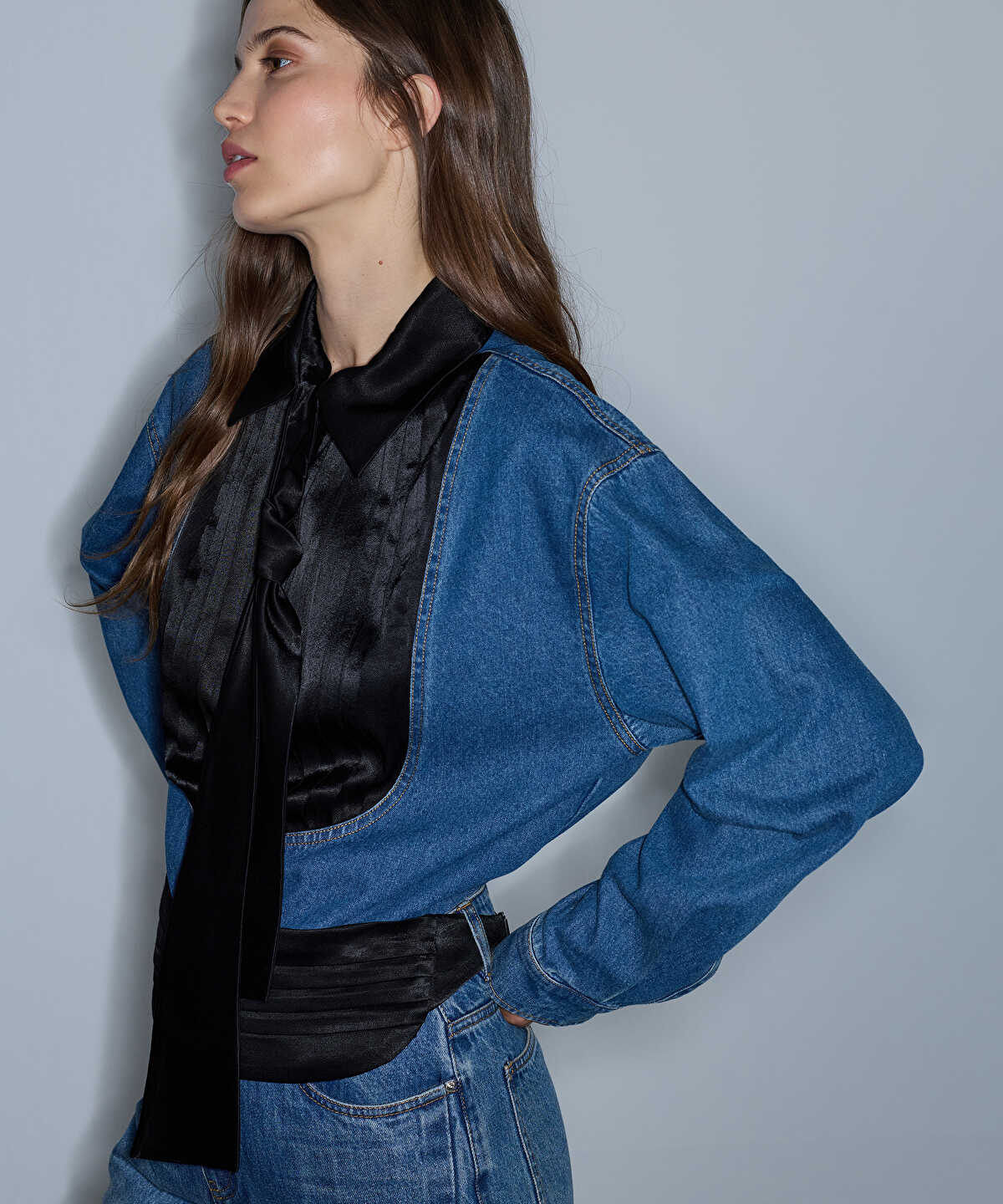 Zoomed Combination Shirt with Scarf