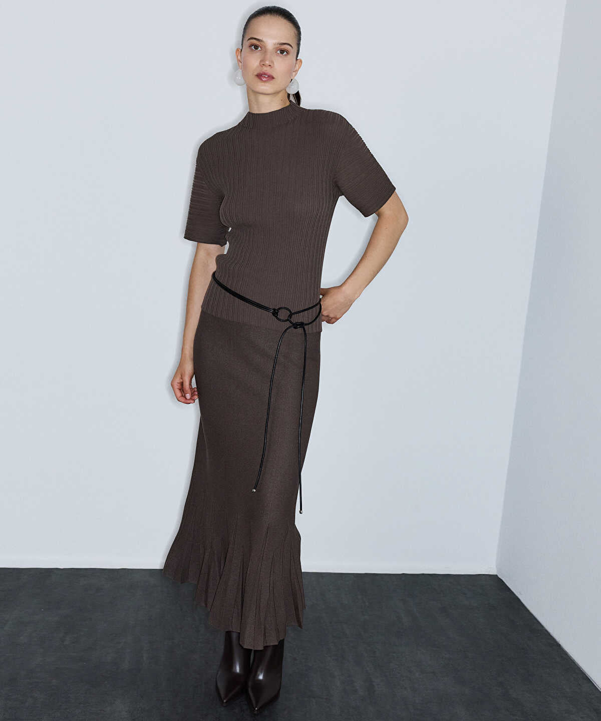 Zoomed Textured Boat-Neck Knit Top