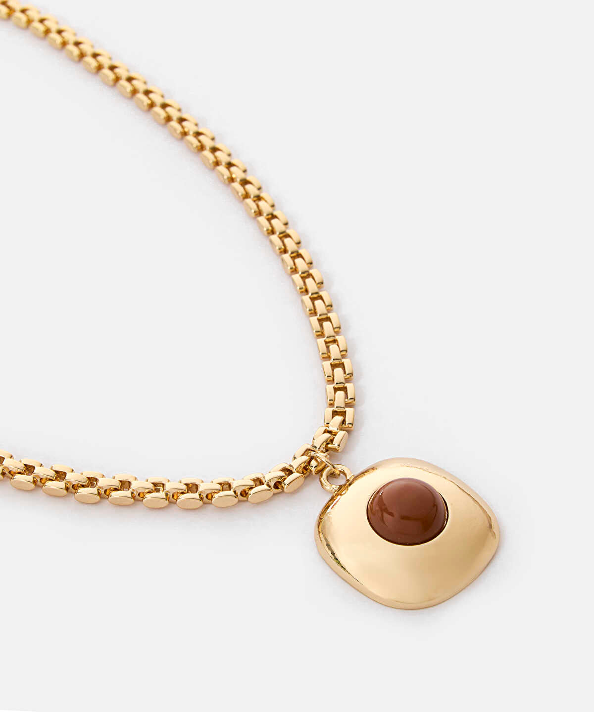 Zoomed Contrast Bead Chain Necklace