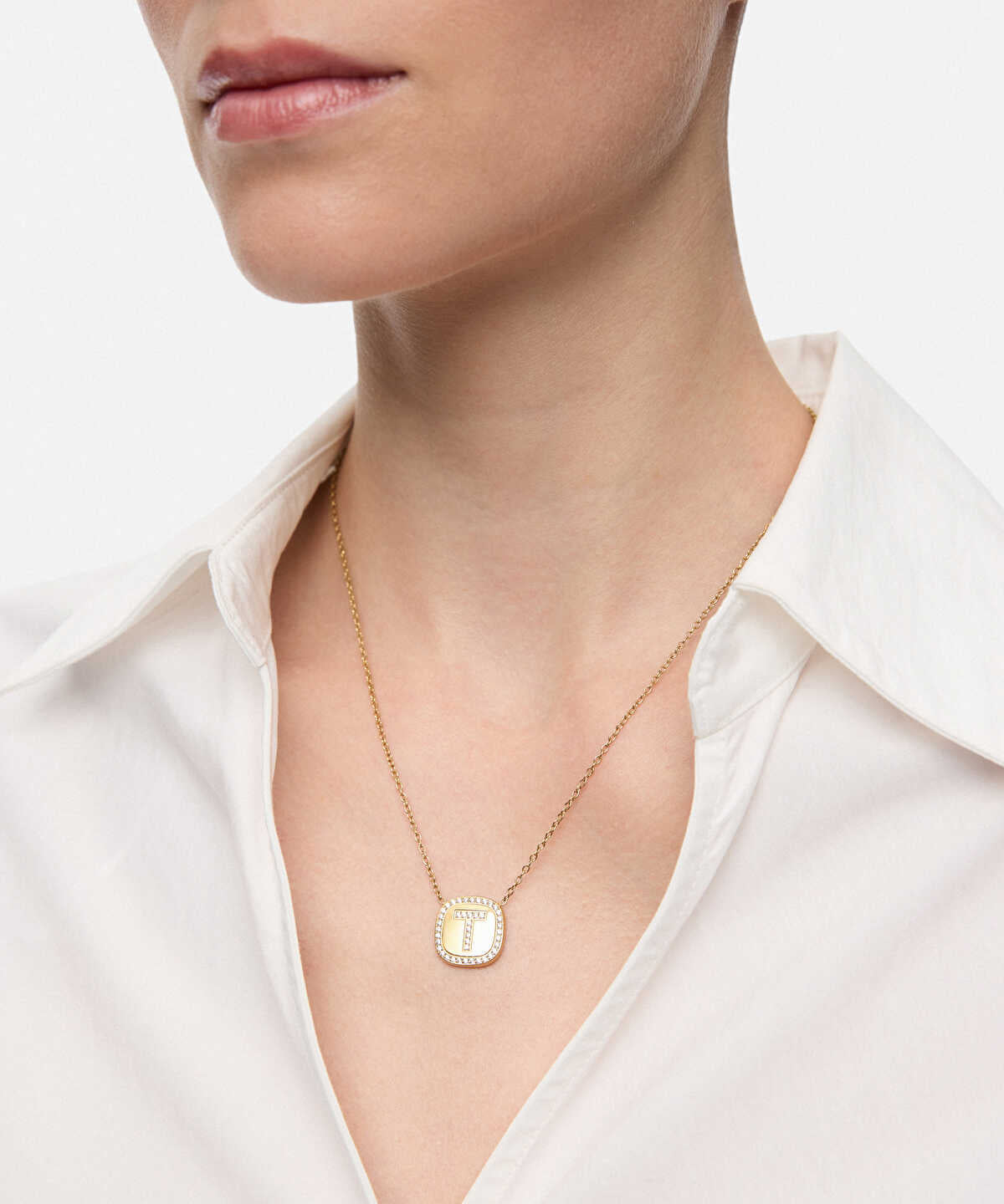 Zoomed Embellished 'T' Pendant Necklace