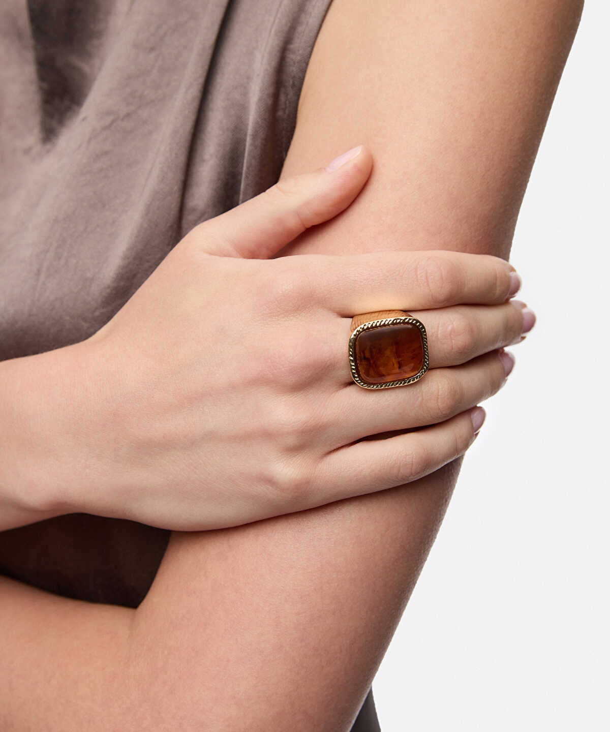 Zoomed Contrast-Stone Textured Metal Ring