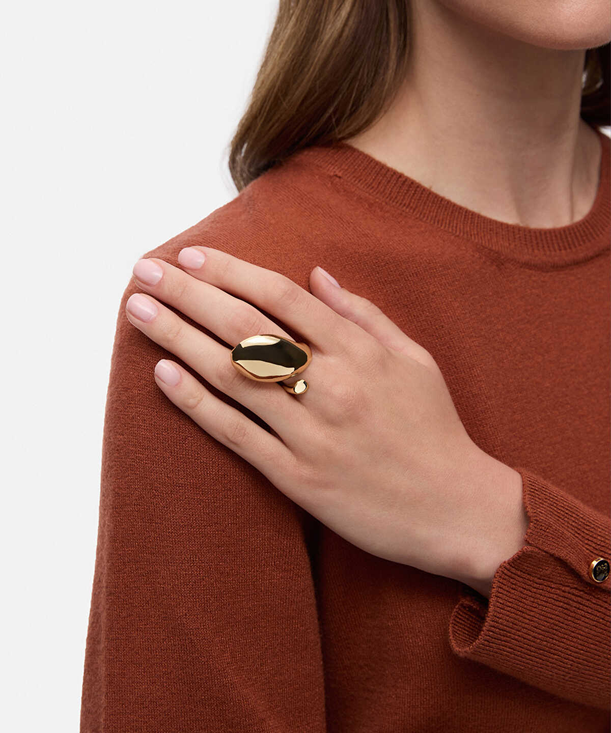 Zoomed Voluminous Metal Ring