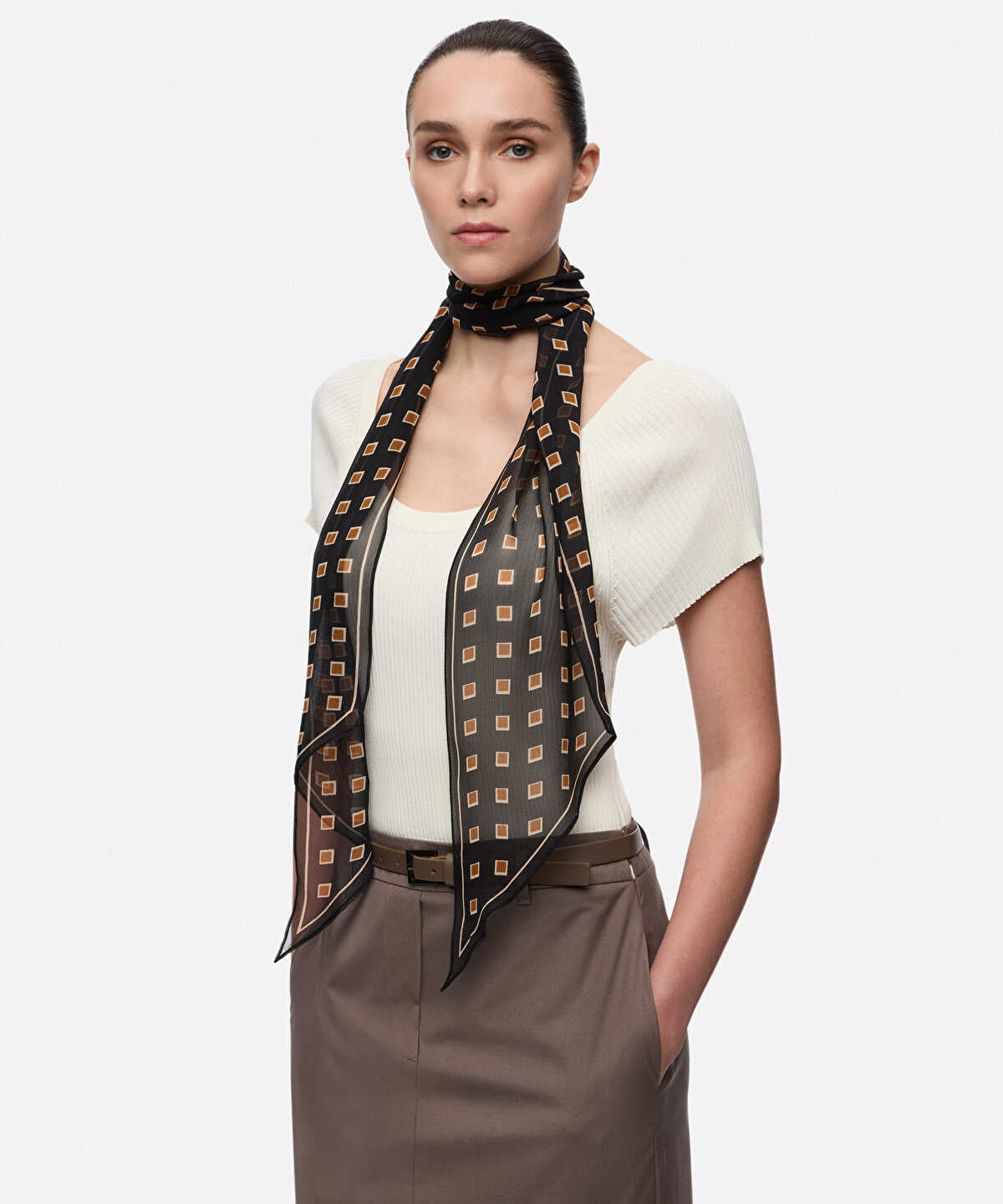 Zoomed 100% Silk Geometric Print Scarf