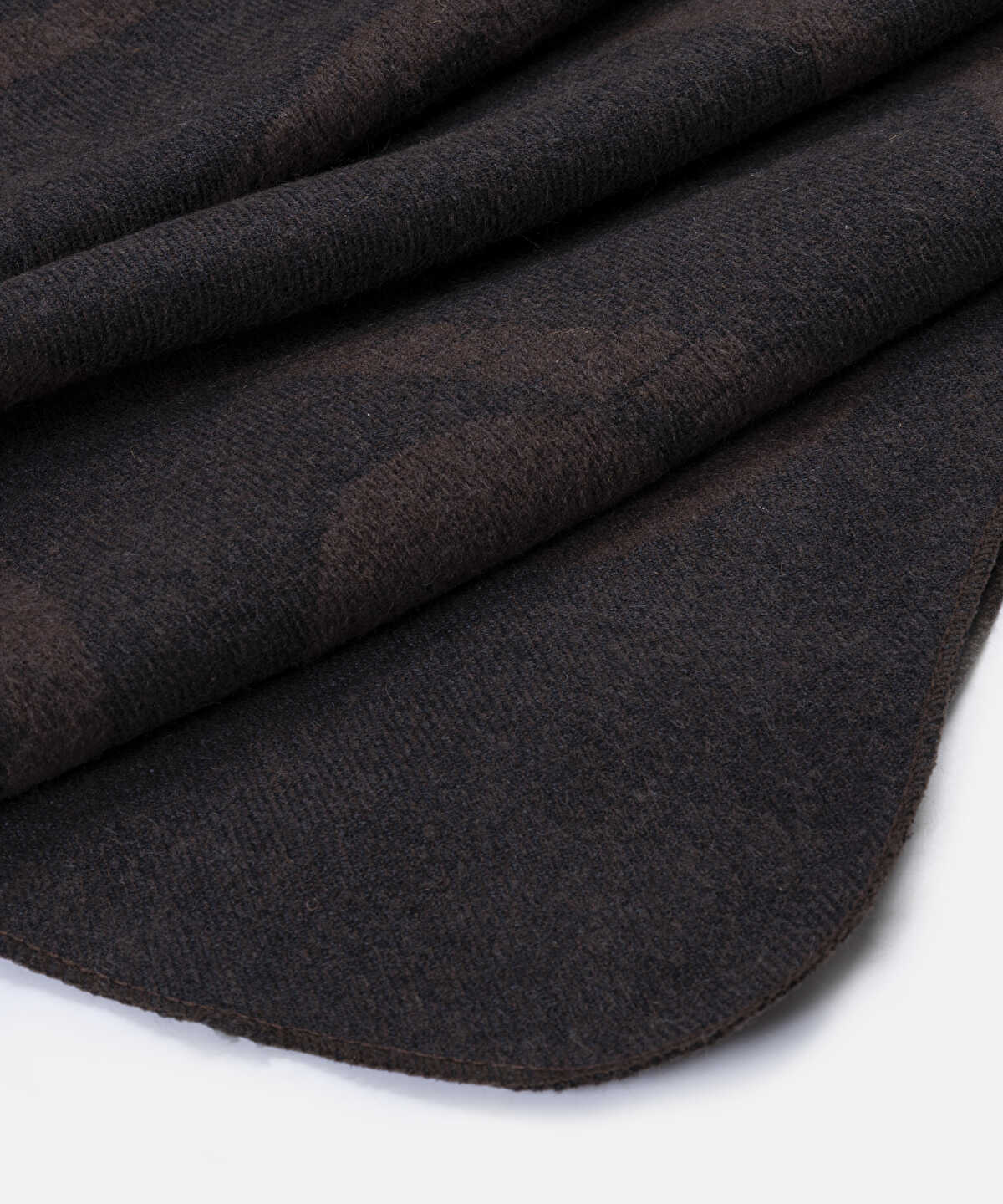 Zoomed Wool-Blend Patterned Scarf