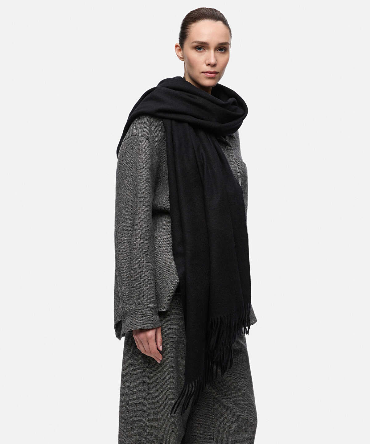 Zoomed Fringed Basic Scarf