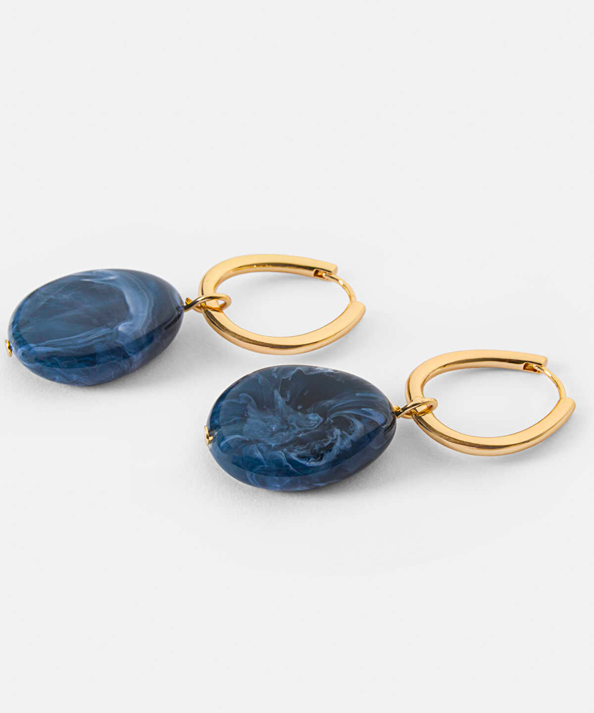 Zoomed Contrast-Resin Dangle Earrings
