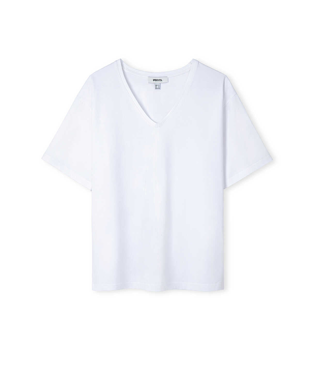 Zoomed Basic V-Neck T-Shirt