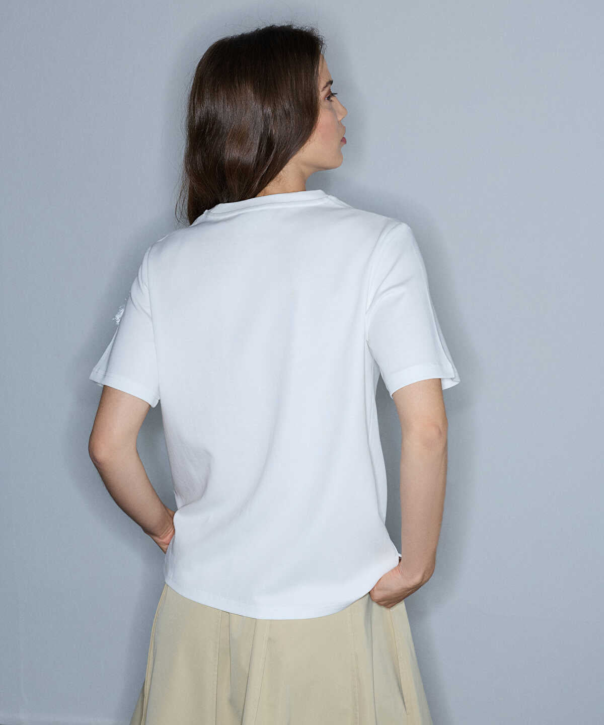 Zoomed Floral Embroidery T-Shirt with Fringe