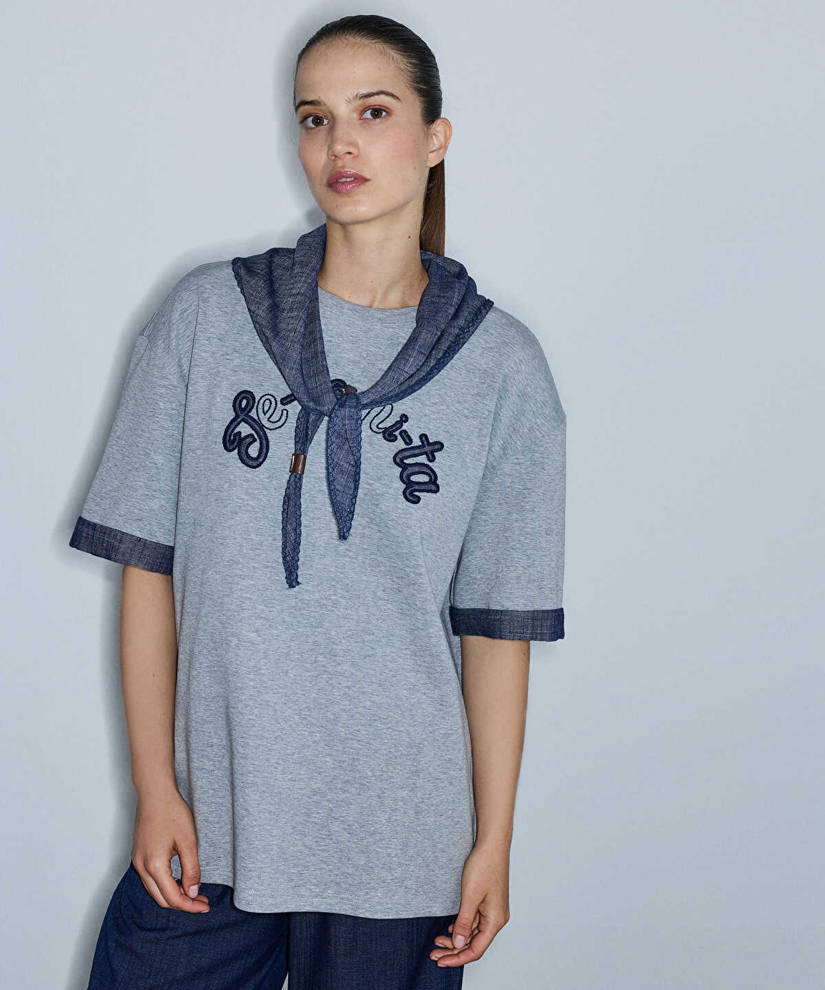 Zoomed Slogan-Embroidered T-Shirt with Scarf