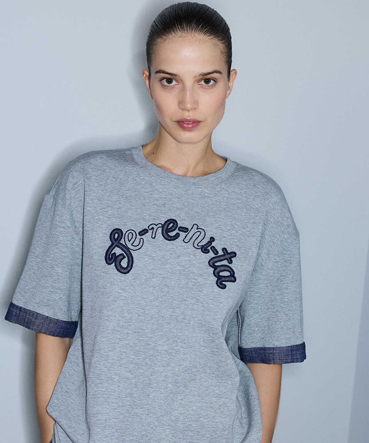 Zoomed Slogan-Embroidered T-Shirt with Scarf