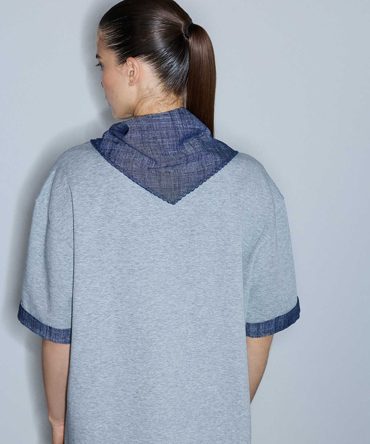 Zoomed Slogan-Embroidered T-Shirt with Scarf