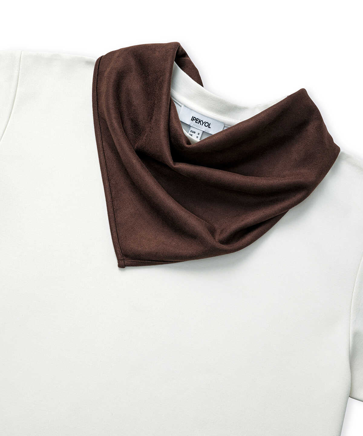 Zoomed T-Shirt with Detachable Scarf