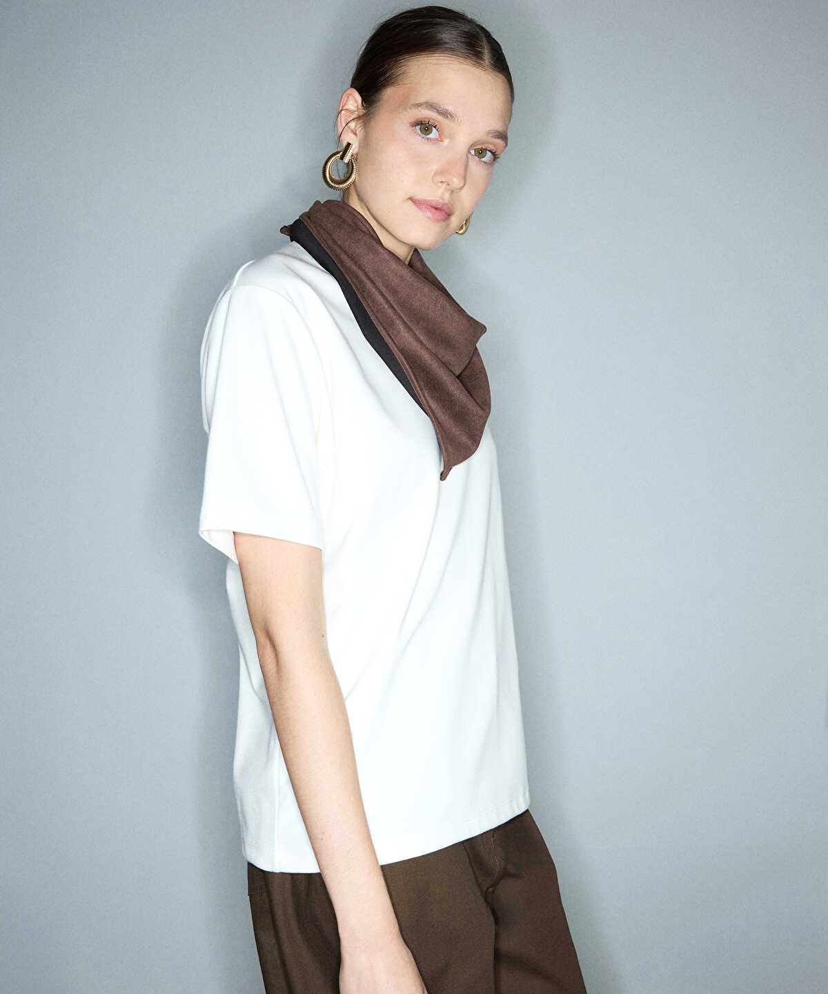 Zoomed T-Shirt with Detachable Scarf