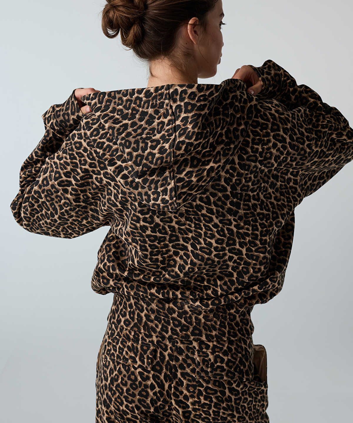 Zoomed Oversized Leopard-Print Sweatshirt