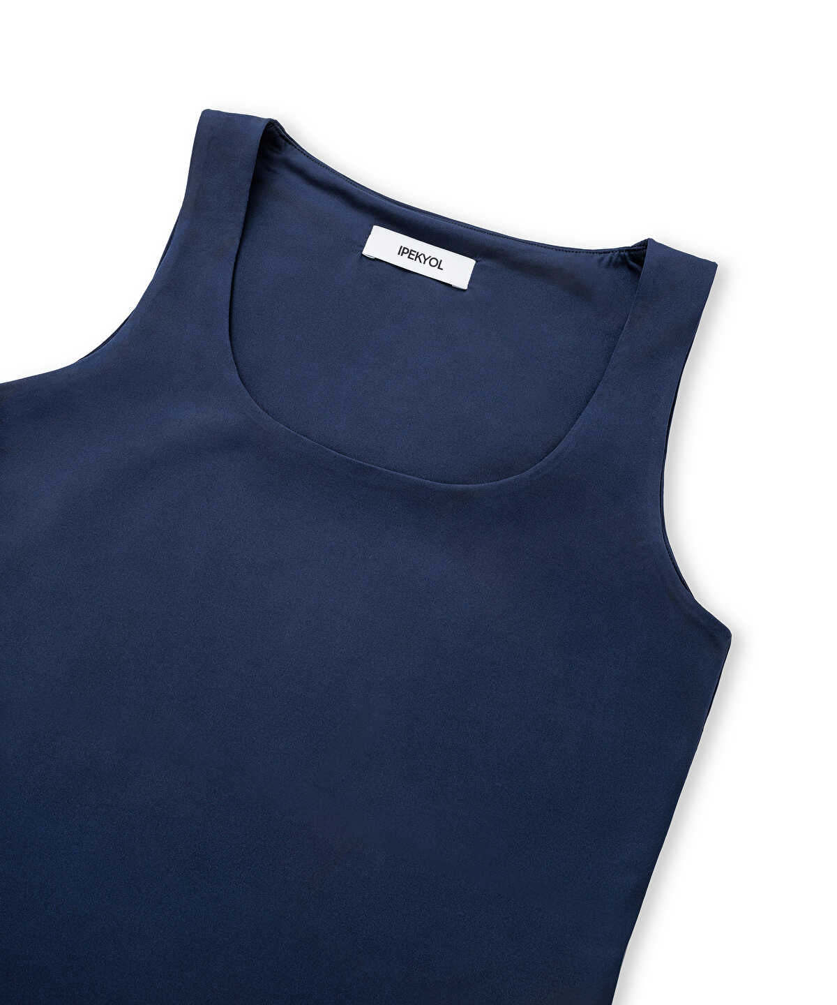 Zoomed Basic Tank Top